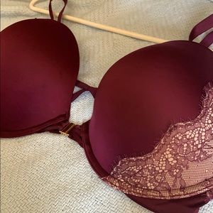 NWOT Victoria’s Secret Very Sexy Plunger bra
